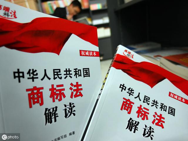 受阻20年，鞋界“貴族”MANOLO BLAHNIK 能奪回在華商標(biāo)嗎？